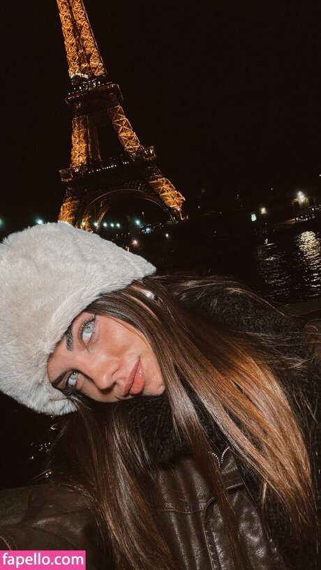 Celepamio nudes model picture