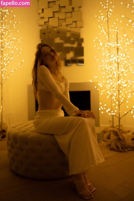 Samantha Cormier star naked img