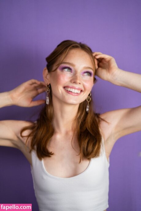 Samantha Cormier model top img