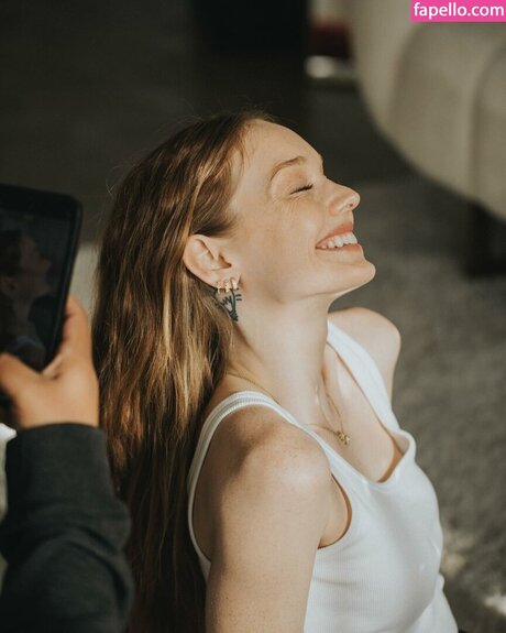 Samantha Cormier beautiful model pic