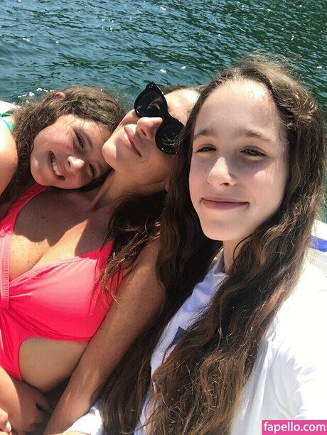 Soleil Moon Frye model perfect images