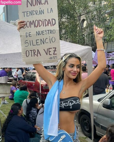 Antonela Pane hot model image