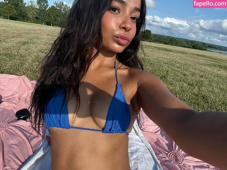 Fairine Bhuiyan star erotic img