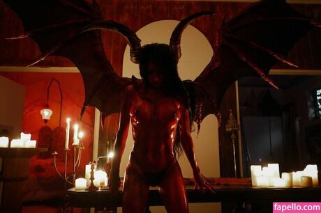 Toxic Vision perfect actress photo