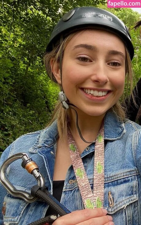 Chlo Matt model top img