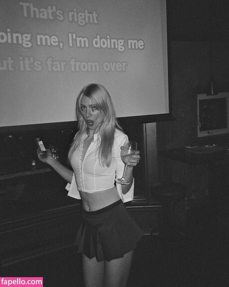 Maddie Phillips pretty model gallery