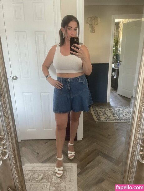 Kate Harrison model pornographic pic