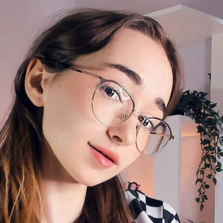 Polly Bee high quality actress images