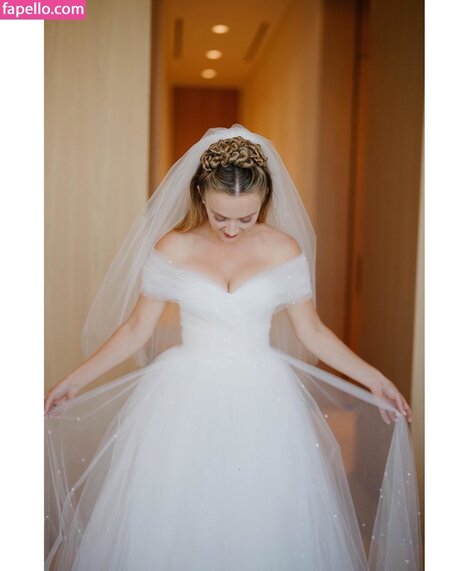 Billie Lourd high quality pornstar galleries