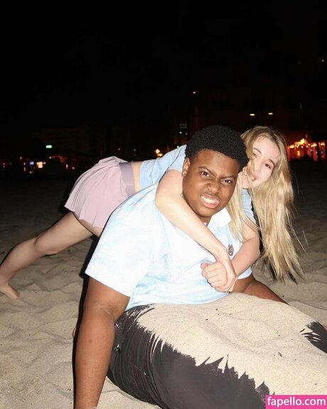 Liltaybepoppin model beautiful photos