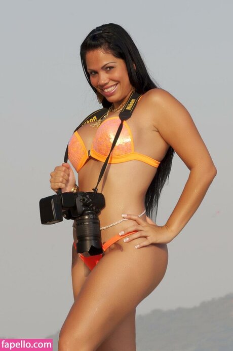 Karyn Alvys top model pictures