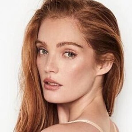 Alexina Graham nude model pic