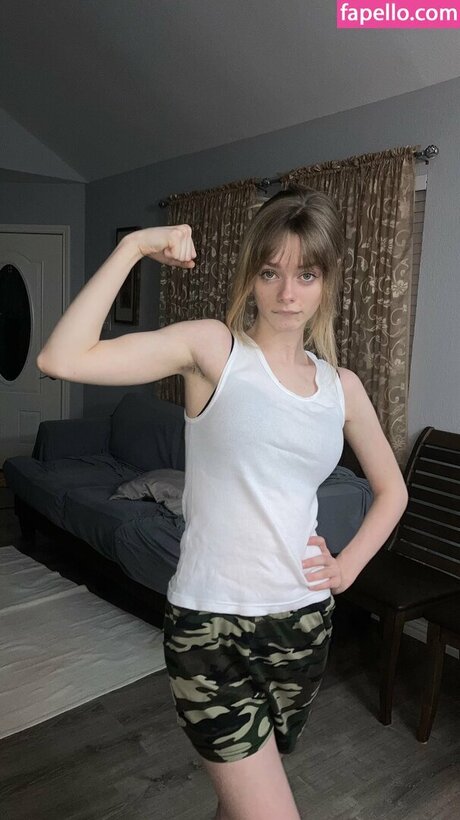 Carmaxlla model hd pic