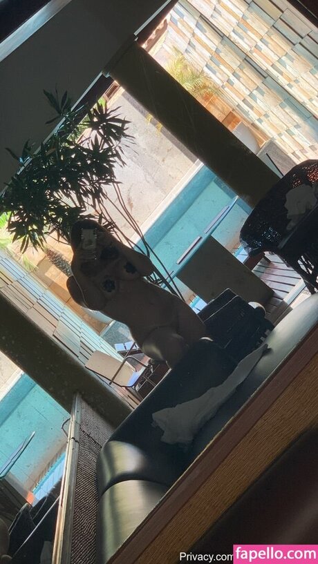 Mislaneully naked model images