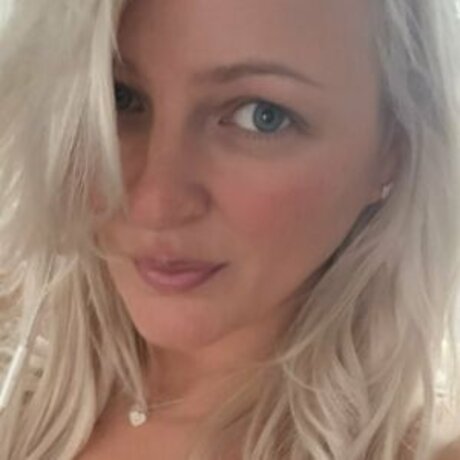 Noprobsju model sexy pics