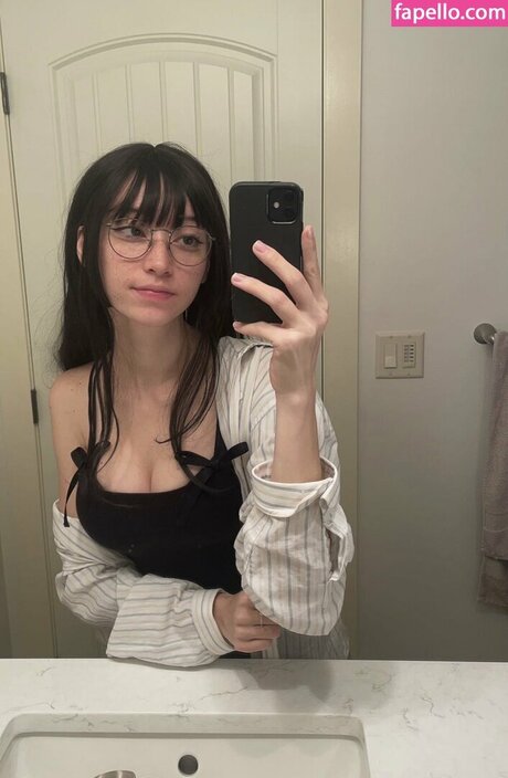 kaerisake naked pornstar images