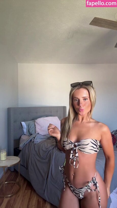 Livromanoo star nude picture