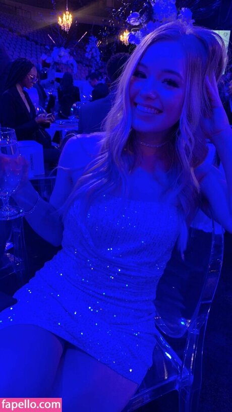 Lynzie Fulton pretty pornstar image