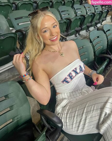 Lynzie Fulton star adult galleries