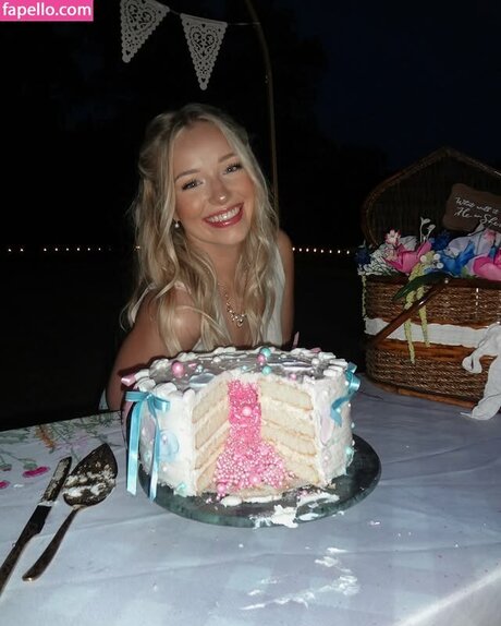 Lynzie Fulton high quality model image