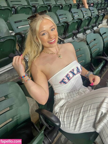 Lynzie Fulton pretty pornstar photo