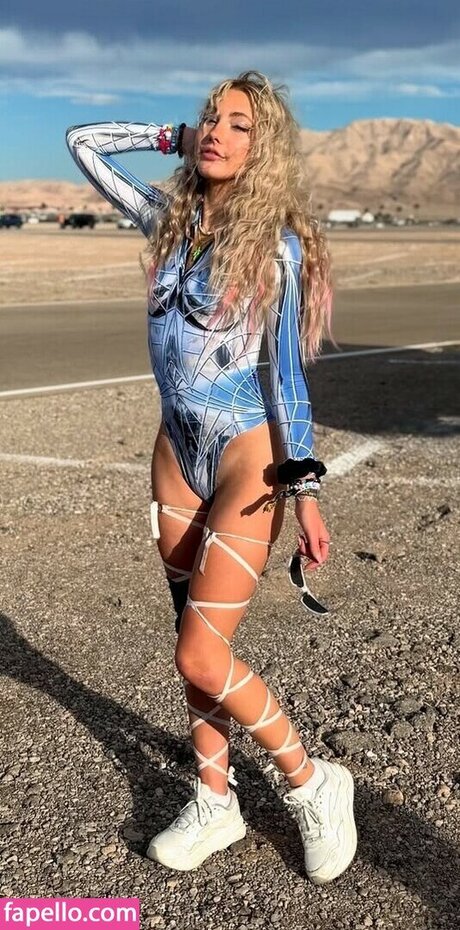 Caroline Ambrose perfect actress pic