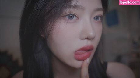 Nareun ASMR model sexy image