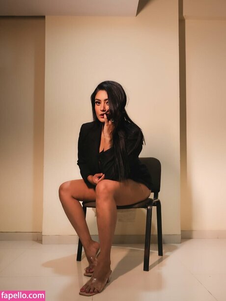 Twinkle Kapoor hot model pics