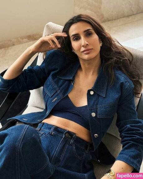 Pragya Kapoor erotic model pics