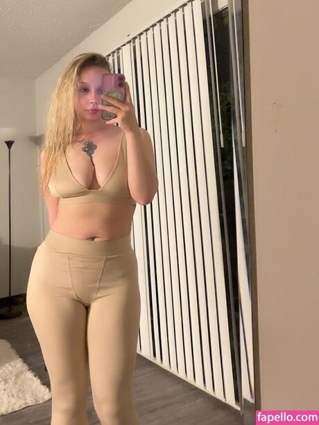 tabbbi77 pornstar adult image