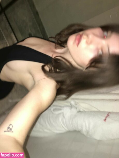 Ella Woolsey xxx model images