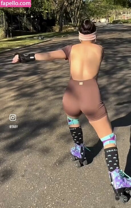 Taby Carvalho top model img