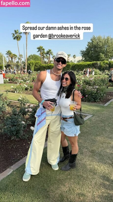 Brooke Averick art model photos