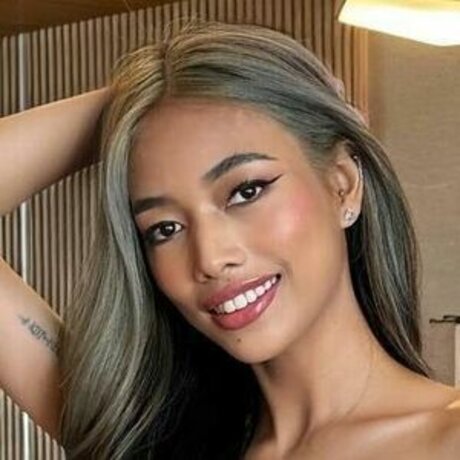 Lia Asian free model picture