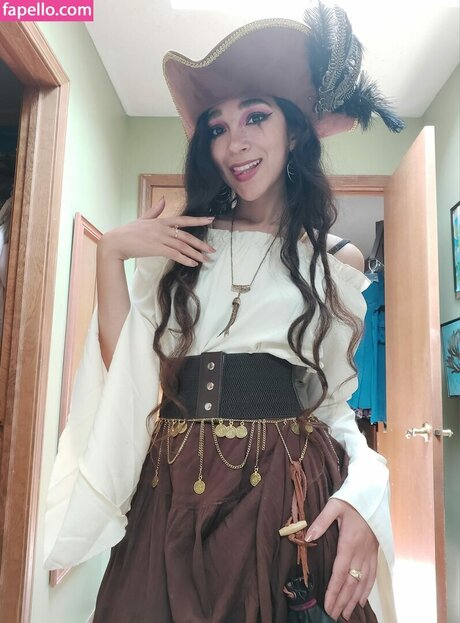 AlineFouche model naked picture