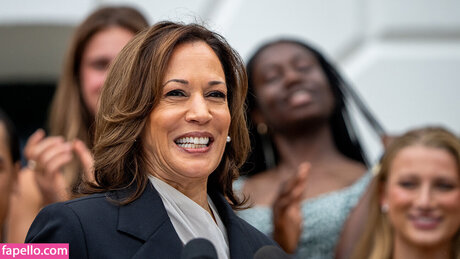 Kamala Harris pornographic model images