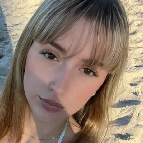 felicityhughes star img