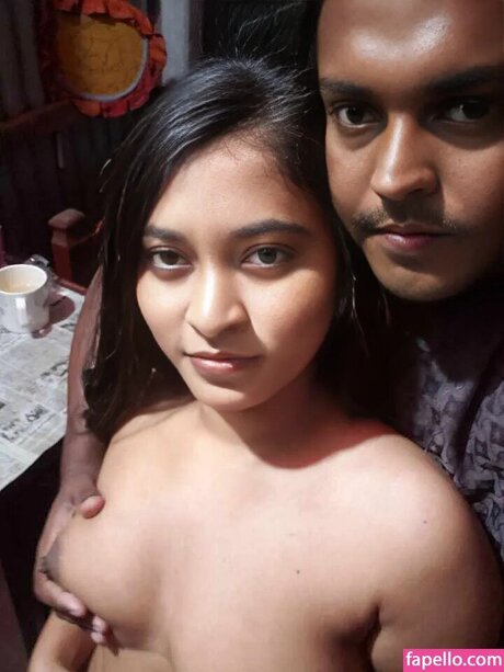 Reya Ghosh naked actress picture