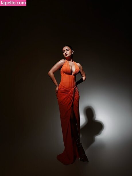 Avneet Kaur high quality star images