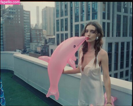 Talia Ryder nudes actress pictures