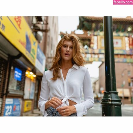 Brianna Duffield model erotic photo