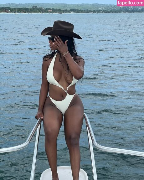 Ashley Cunningham model gallery