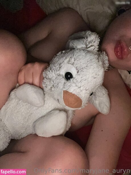 MaryjaneAuryn model pictures