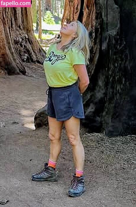 The Smith Sisters porn model archive