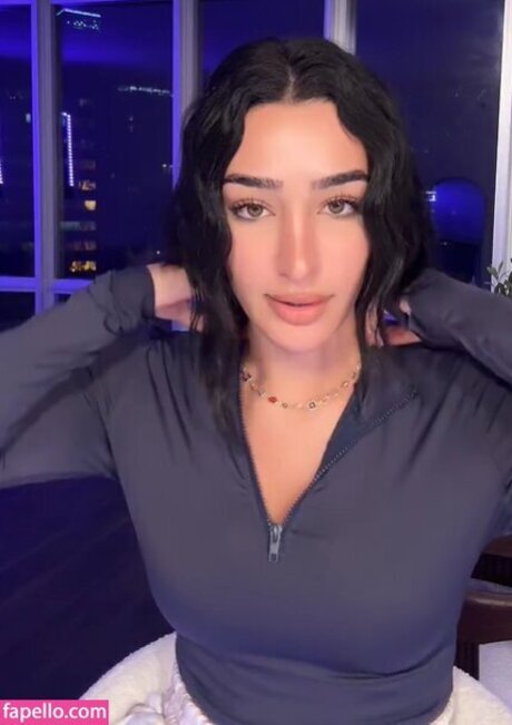 adolladola actress pics