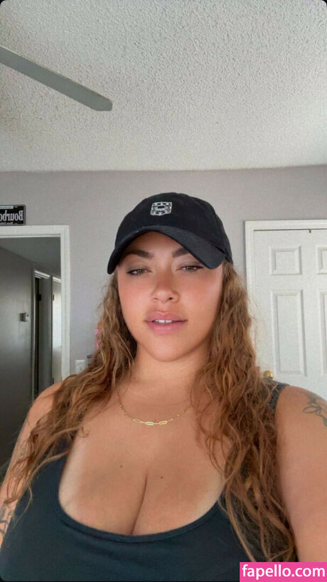 Mikayla Shea hot actress picture