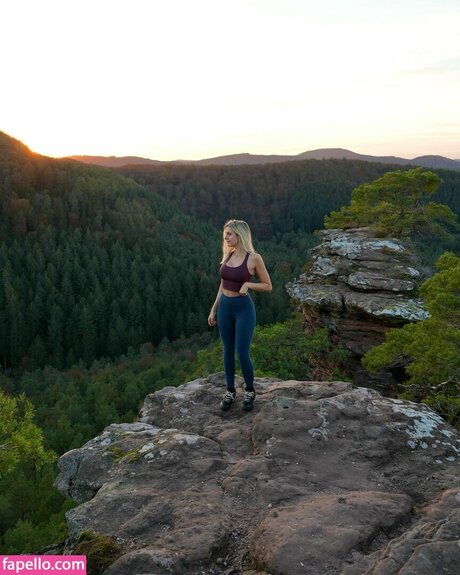 janina ejt model nudes photo