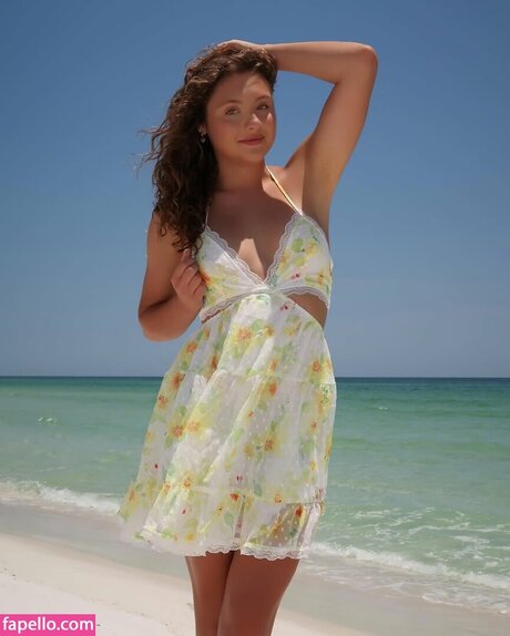 Olivia Mitchell pornstar pictures