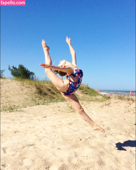 Renata Schneider erotic model images