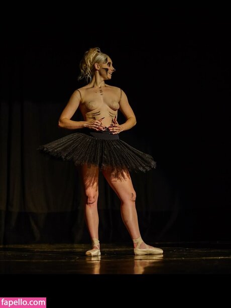 Renata Schneider star hot pictures